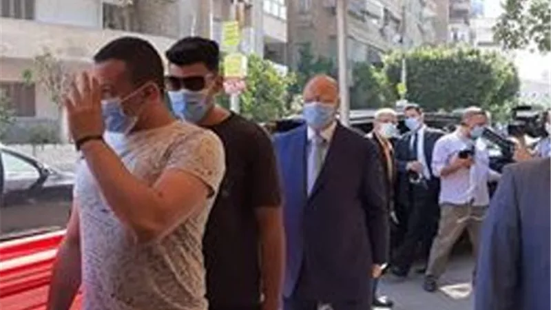 محافظ القاهرة يدلي بصوته فى انتخابات مجلس الشيوخ
