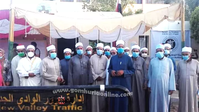 العاملين بالاوقاف بالعشرات للتصويت بانتخابات الشيوخ بالوادى الجديد.صور