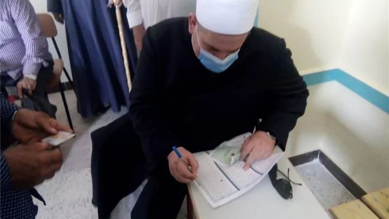 عقب إدلائه بصوته ... محمد أبو هاشم : مصر تشهد تكاملا في مؤسساتها