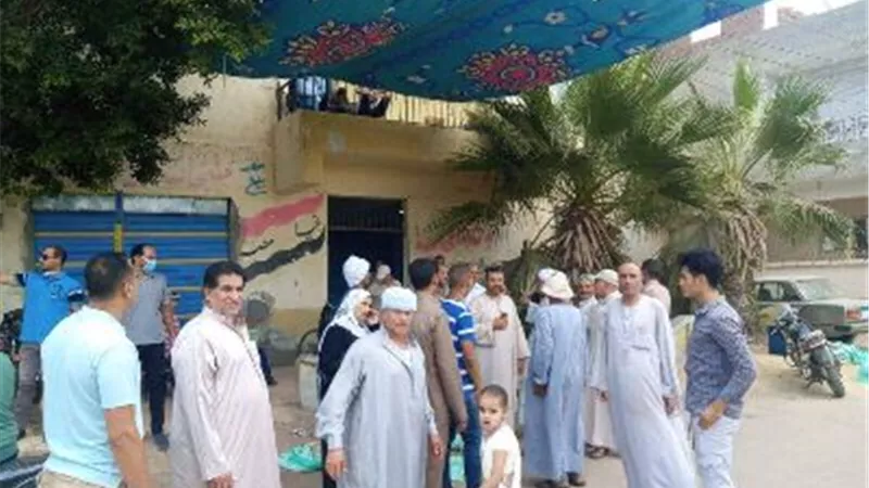 استمرار توافد المواطنين على المقار الإنتخابية للإدلاء بأصواتهم فى إنتخابات الشيوخ