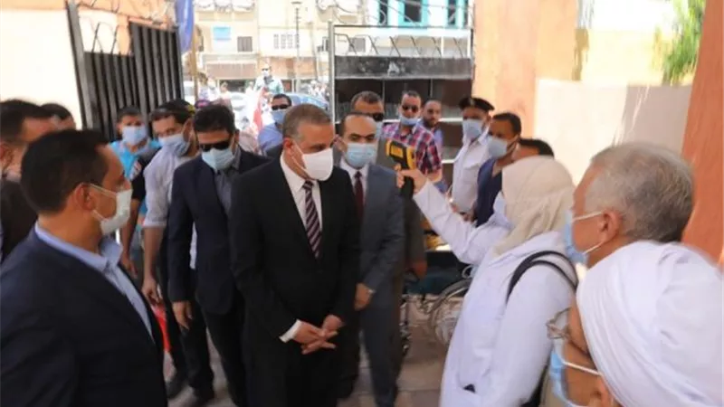محافظ سوهاج يتفقد 10 لجان فرعية للاطمئنان على سير العملية الانتخابية..صور