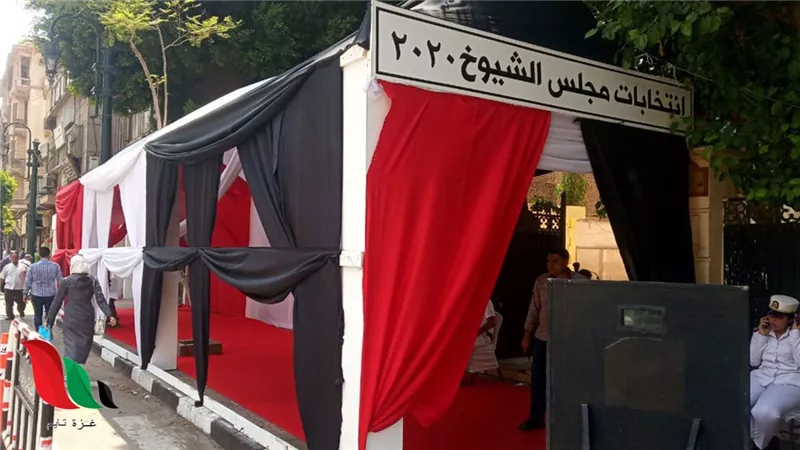 رئيس أكاديمية البحث العلمي يدلي بصوته في انتخابات مجلس الشيوخ