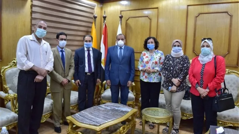 رئيس بني سويف يستقبل رئيس قطاع الدراسات الإعلامية بالأعلى للجامعات