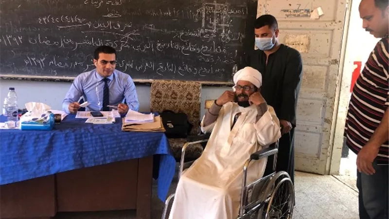 علي كرسي متحرك 