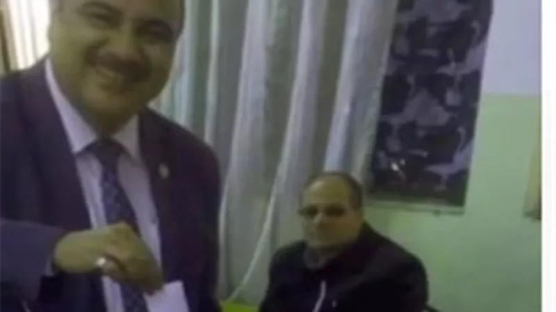 وكيل مديرية تعليم القليوبية يدلي بصوته في انتخابات الشيوخ