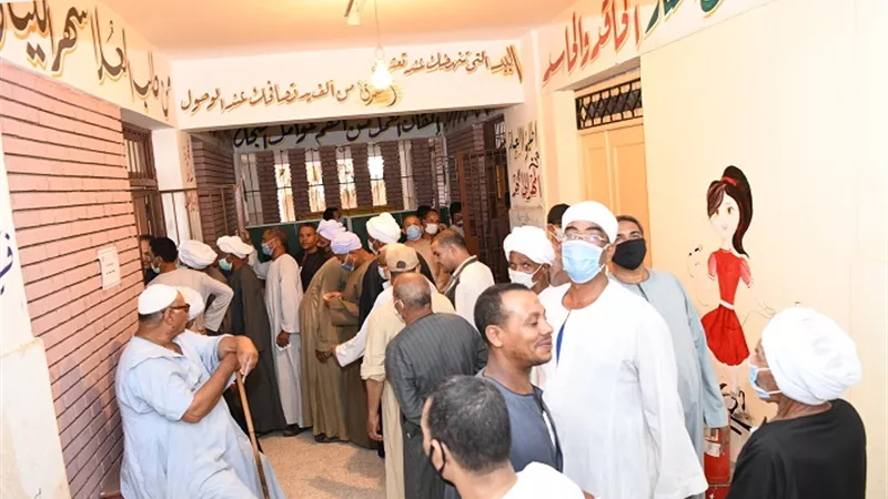 تزايد الإقبال على لجان انتخابات الشيوخ فى الساعات الأخيرة بقنا