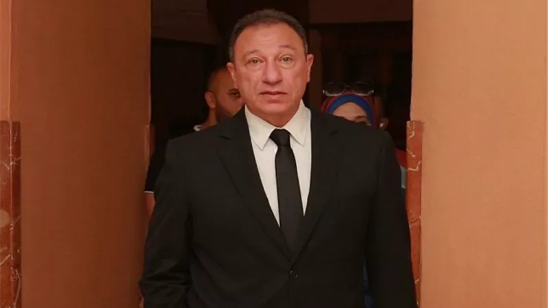 شاهد لحظة وصول محمود الخطيب لملعب الأهلى الجديد.. صور