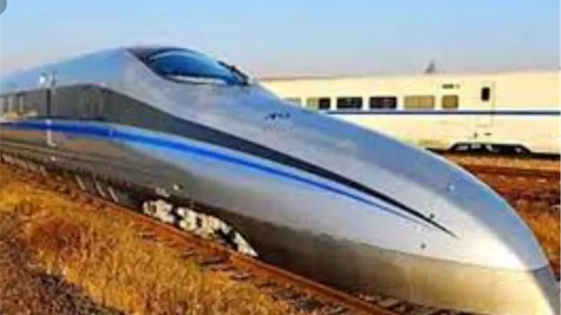 قطار صيني ينطلق إلى أوروبا بمواد لمكافحة كورونا