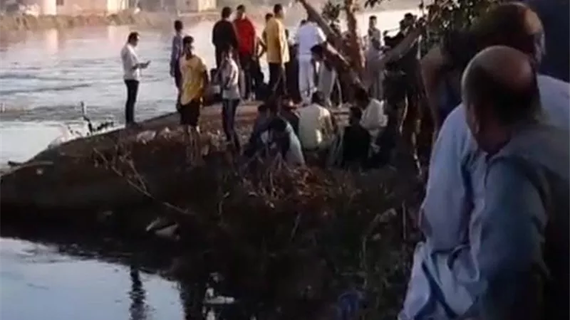 ننفرد بأسباب غرق معدية الرياح البحيرى