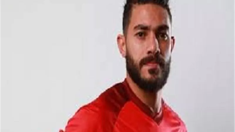 فايلر يطمئن على حالة مدافع الاهلى قبل مباراة الانتاج