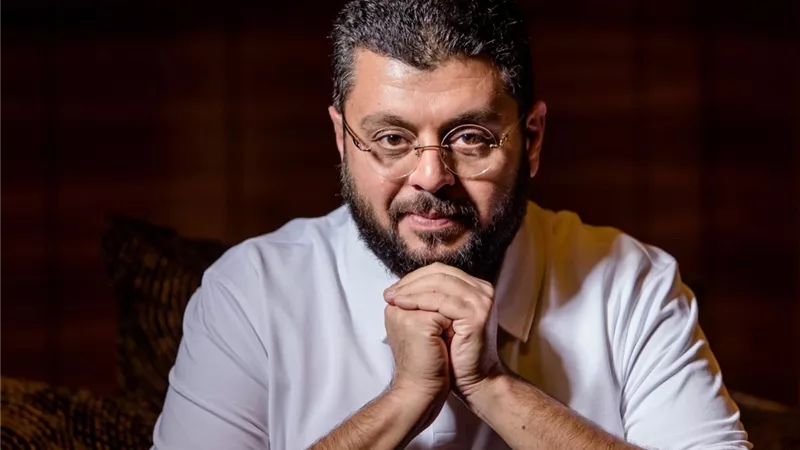 حسن إسميك يوجه صرخة أمل للضمير العالمي لإنقاذ سوريا.. فيديو