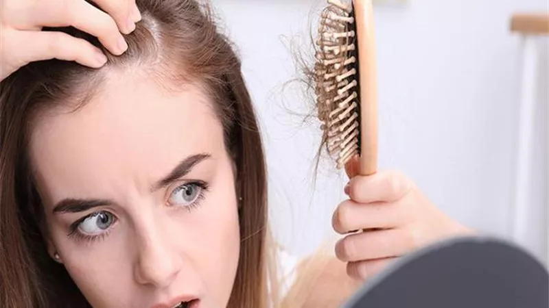 فوائد عديدة يقدمها جل الصبار للوقاية من تساقط الشعر