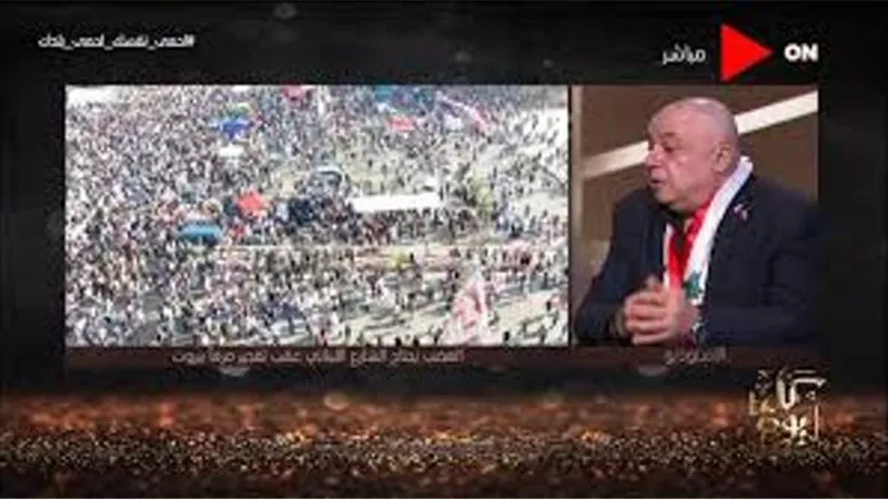 شاهد.. بكاء محلل سياسي لبناني على الهواء باستديو 