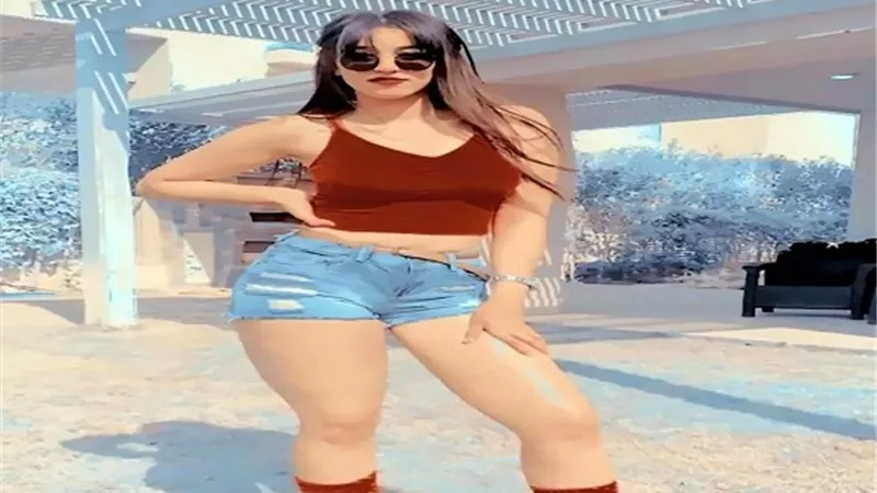 منار سامى المتهمة بالفسق والفجور أمام المحكمة فى أولى جلسات الاستئناف.. تعرف على الميعاد
