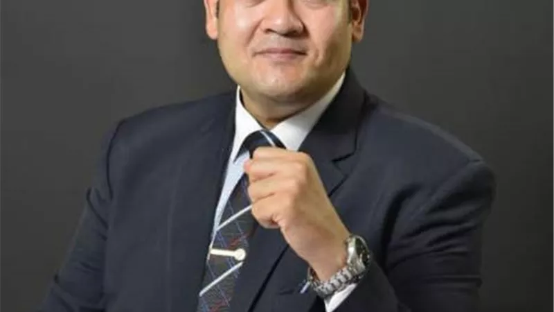 عمارة يهنئ الشعب المصرى بنجاح انتخابات الشيوخ