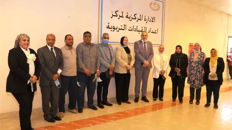 عرض خطة تدريب مديرية تعليم القاهرة واعتماد الحقائب التدريبية بالأكاديمية المهنيه للمعلم