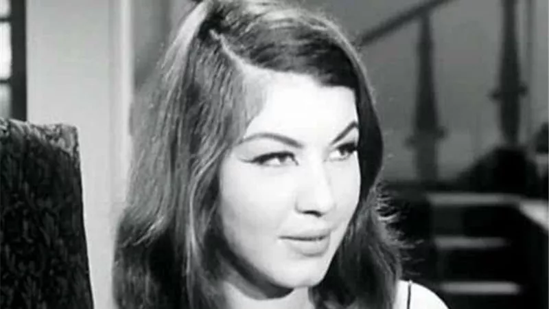 ابن فؤاد المهندس: عزاء الفنانة شويكار فى المدافن