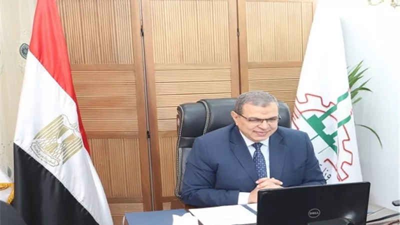 القوى العاملة: صرف 500 جنيه منحة السيسى غدا