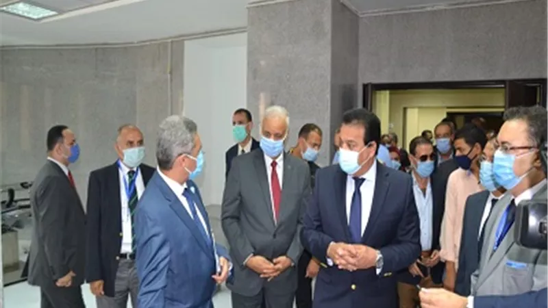 وزير التعليم العالي يفتتح أعمال التطوير بطب الإسكندرية بقيمة 65 مليون جنيه