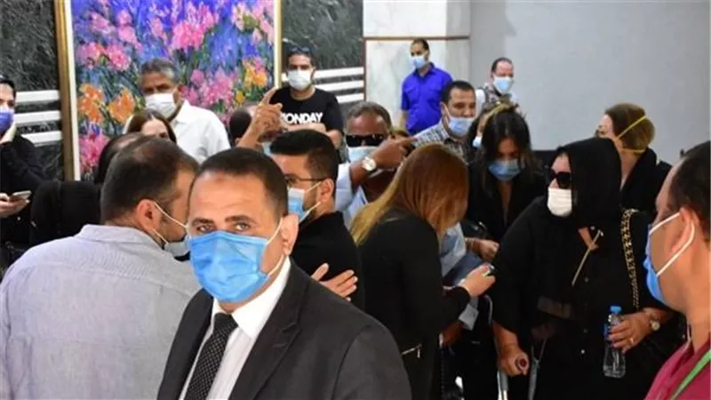 شهيرة ودلال وميرفت يودعون شويكار بالدعاء والقران الكريم