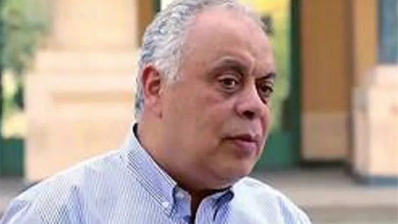 اشرف زكى يكشف سبب عدم حضور نجوى فؤاد جنازة شويكار