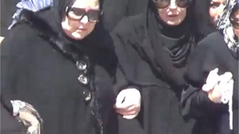دلال عبد العزيز من جنازة شويكار: بعزي ميرفت أمين لأنها كانت صاحبتها الأنتيم