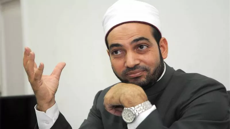 داعية إسلامي يحدد سورة من القرآن للحماية من أعمال السحر
