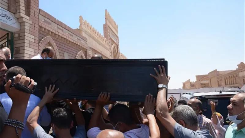 70 صورة من جنازة الراحلة شويكار