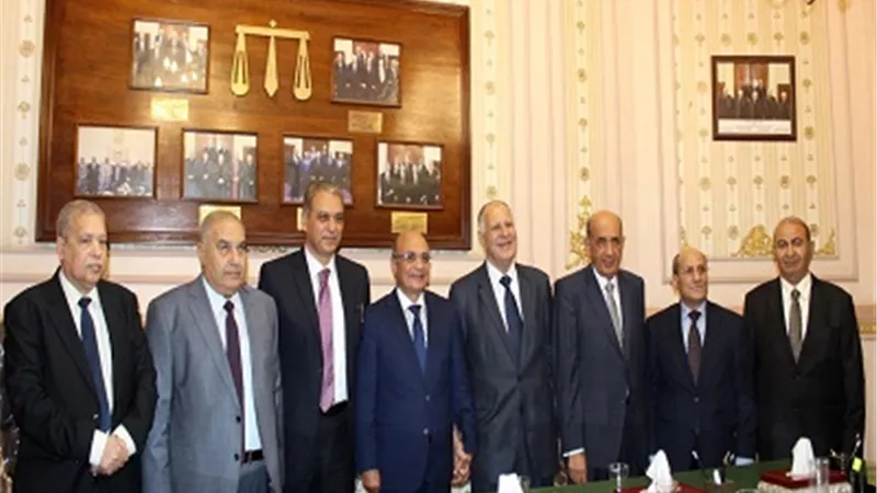 وزيرا العدل والمجالس النيابة ورؤساء الهيئات القضائية يهنئون رئيس الاعلى للقضاء الجديد