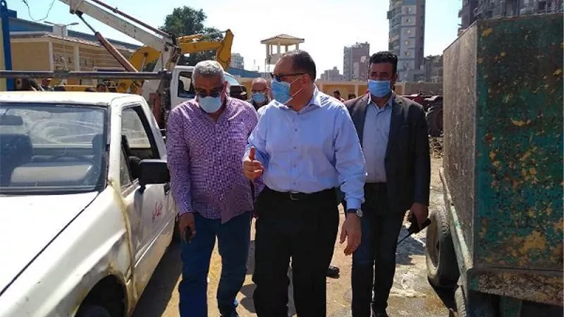 غراب يتفقد موقع إنشاء برج اداري ومول تجاري بالزقازيق