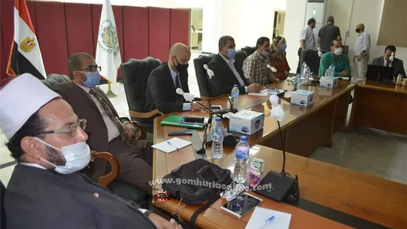 بالصور.. جهاز العاشر يرأس جلسة حوار لدراسة الأثر البيئي لمحطة المعالجه الثلاثيه لمياة الصرف الصحى الآدمي
