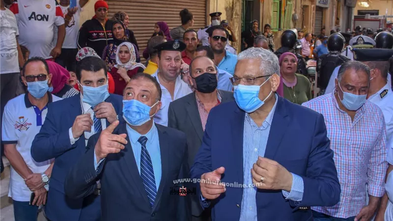 محافظ الاسكندرية يصل حارة الحشرات موقع العقارين المنهارين ببحرى.. صور