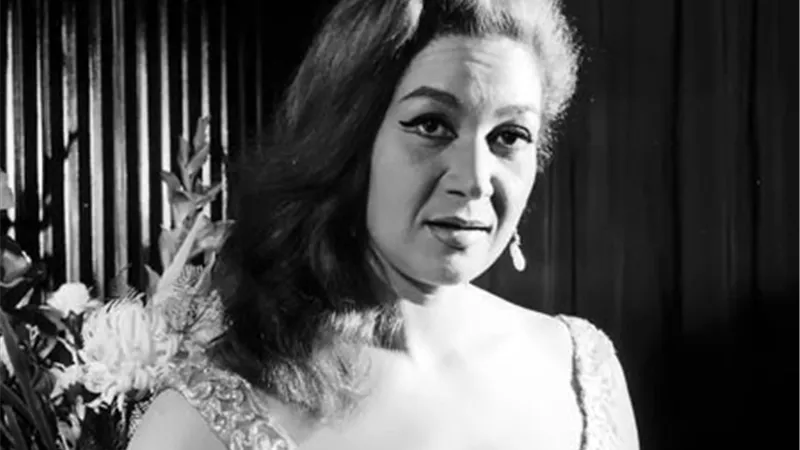 السبب وراء تهديد اهل الفنانة هدى سلطان لها بالقتل