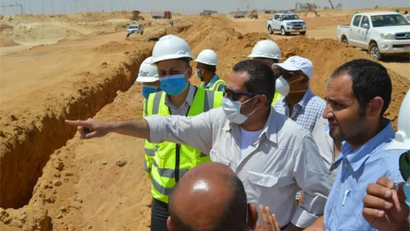 نائب وزير الإسكان يتفقد مشروع الحدائق المركزية 