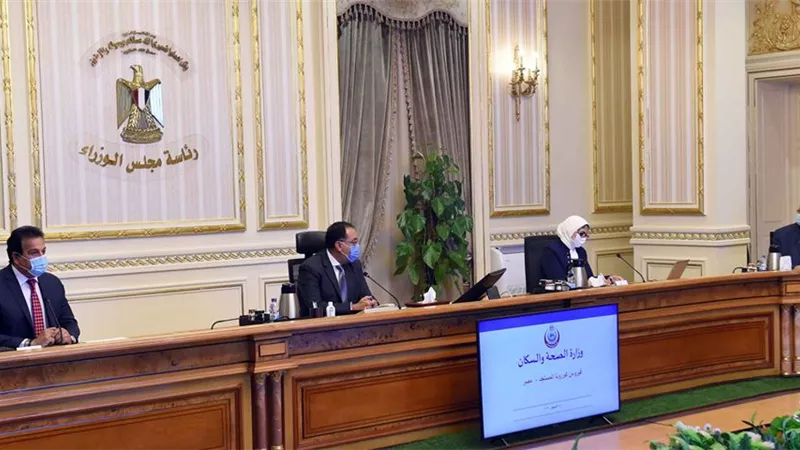 مدبولى يشدد على ضرورة الاستمرار فى اتباع إجراءات مواجهة كورونا