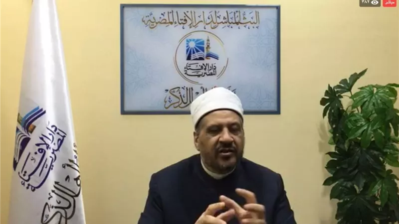 حكم زوج يشاور زوجته ثم يفعل عكس ما تقول حتى لو كان صحيحا؟ .. دار الإفتاء تجيب