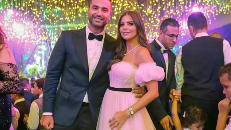 الجمهور يتغزل بكريم فهمى وزوجتة .. صورة