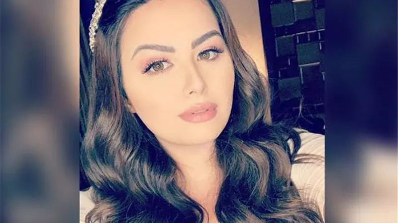 هنادى مهنا تبهر الجمهور بفستان زفاف ابيض.. صورة