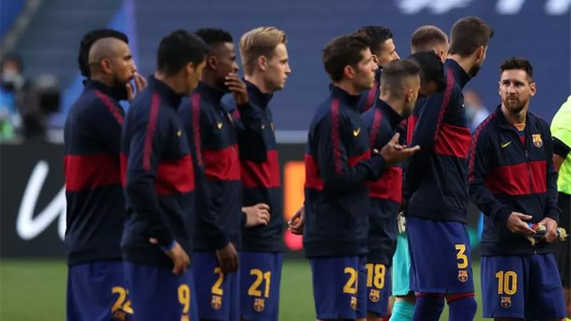 برشلونة يجبر نجوم الفريق على الرحيل.. ويهدد رافضي القرار