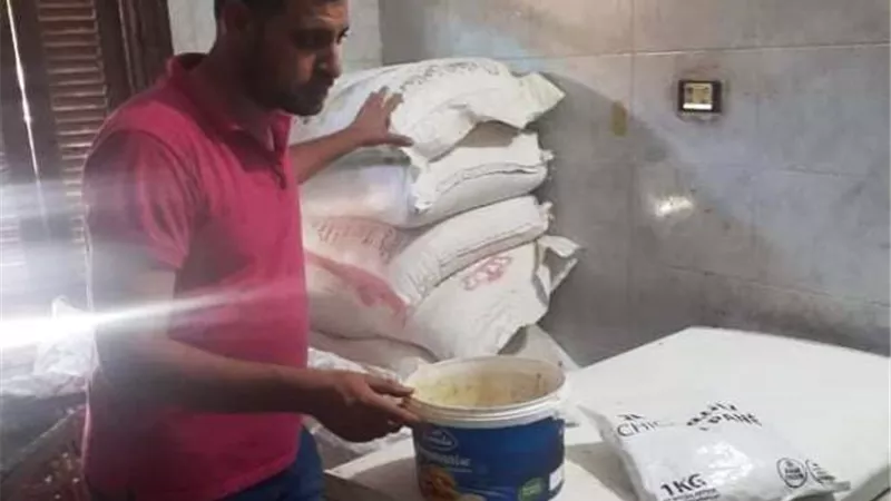 اعدام أغذيه تالفه فى بنى سويف.. بالصور