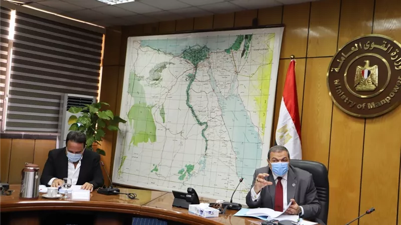 القوى العاملة: صرف 699 مليون جنيه إعانات طوارئ لـ 369 ألف عامل يعملون في 2725 منشأة