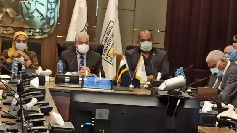 فودة ..وضع ضوابط وإجراءات احترازية لفتح ٣ شواطئ بشرم الشيخ