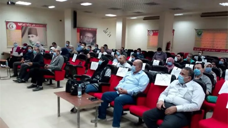 مدير صحة الشرقية ومدير مكافحة العدوي بالوزارة يجتمعان بمديري الإدارات والمستشفيات