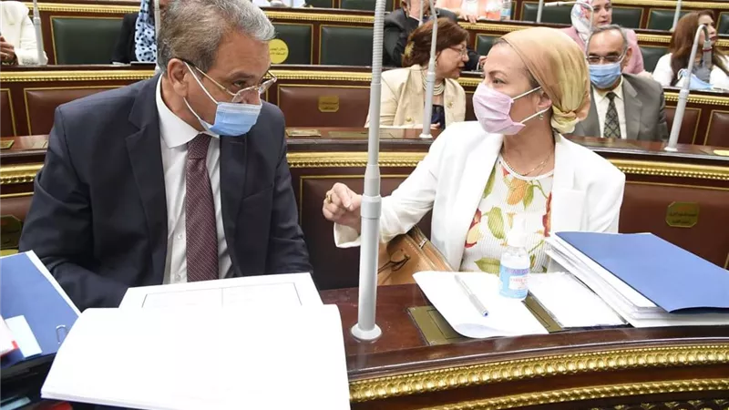 وزيرة البيئة : قانون المخلفات يخلق فرص عددية للاستثمار والصناعة