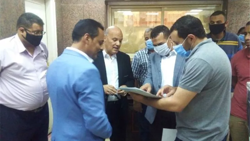 القاضي يتابع طلبات التصالح على مخالفات البناء بسوهاج..صور