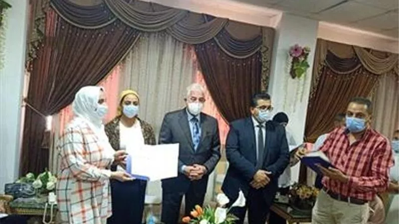 محافظ جنوب سيناء يكرم اوائل الثانوية العامة والازهرية