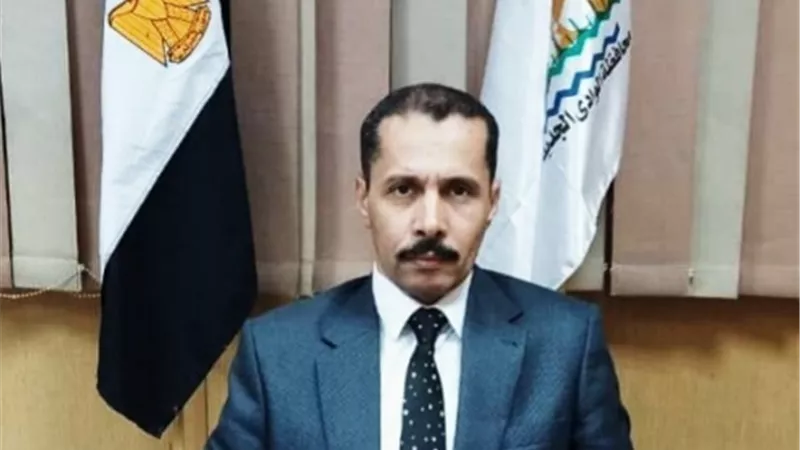 بدء اجراءات الكشف الطبي وانهاء التسويات للعاملين بالقطاع الصحى فى الوادى الجديد