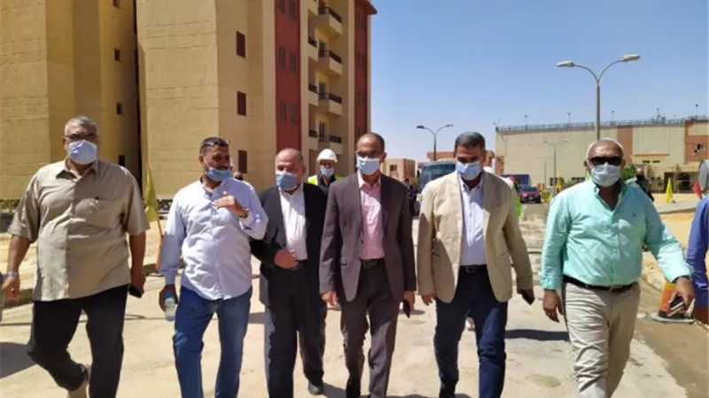 نائب وزير الإسكان يتفقد خطى المياه المغذيين للعاصمة الإدارية الجديدة .. صور