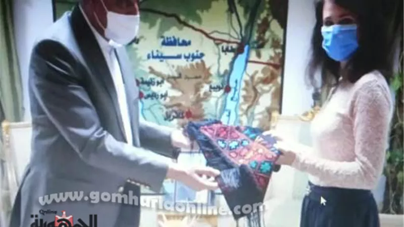 فوده يكرم الطالبة الروسية 