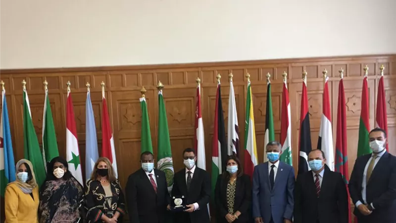 الجامعة العربية تكرم الممثل الإقليمي للفاو بمناسبة انتهاء فترة عمله بالمنطقة